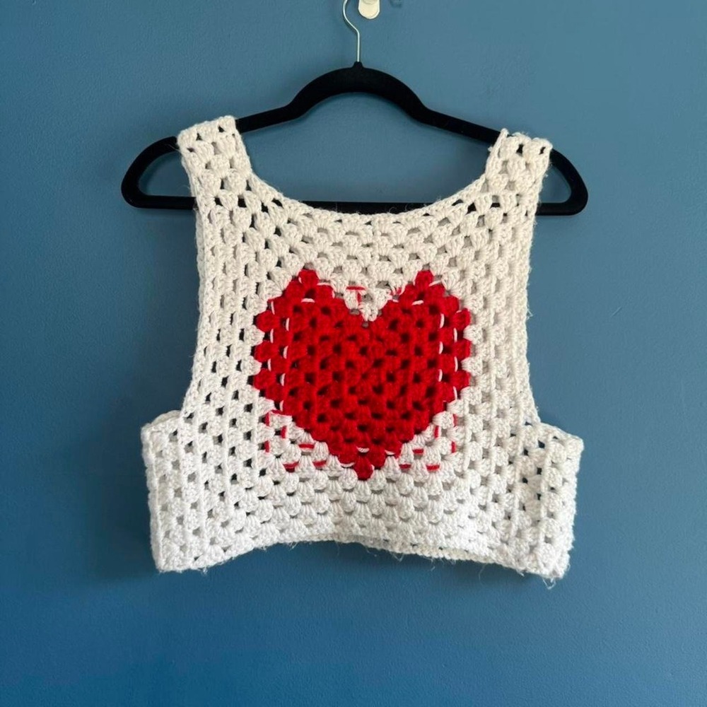 Handmade Crochet Crop Tank Women's Size Small White Red Heart Knit Cottagecore